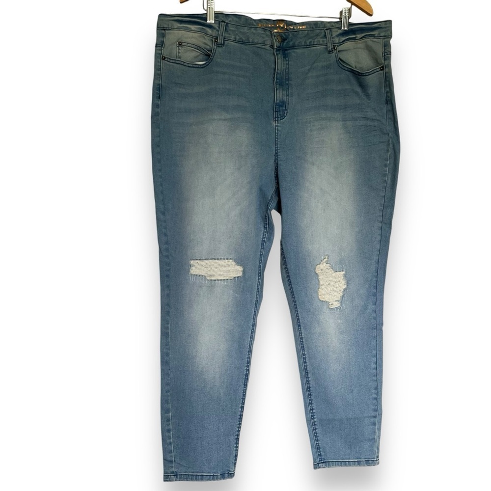 NWT Love & Legend High Waist Skinny Light Wash Distressed Jeans Women’s Size 22